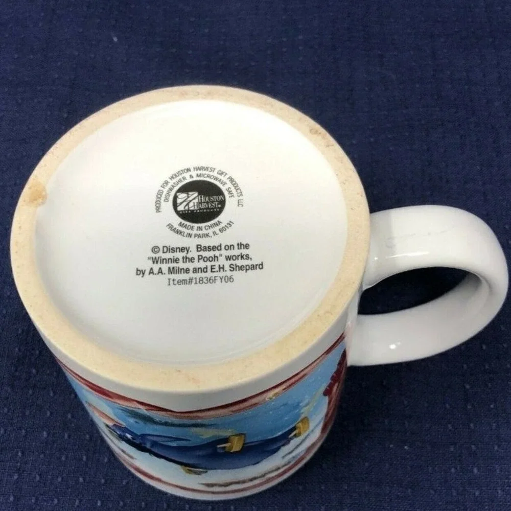 Disney Coffee Mug Tea Cup‎ Winnie the Pooh Tigger Eeyore Holiday Winter